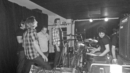 Banda se preparando para o show - Riska Faca 